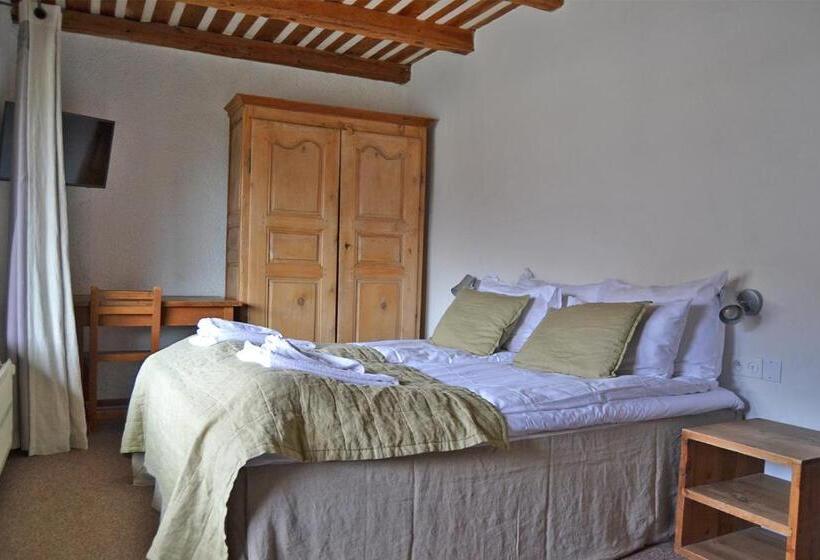 غرفة قياسية, Langley Hotel La Vieille Ferme