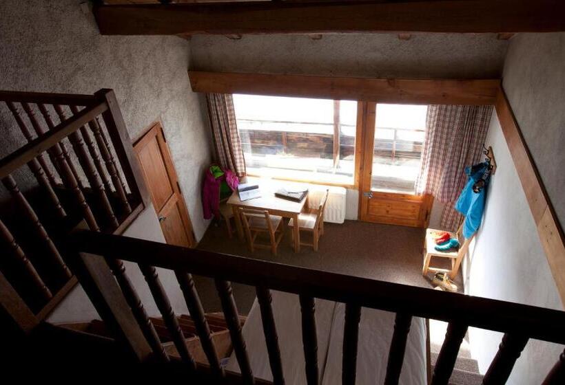 Четырехместный Номер Стандарт, Langley Hotel La Vieille Ferme