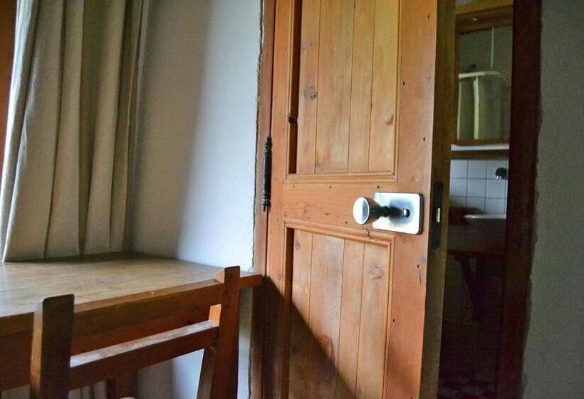 غرفة عائلية, Langley Hotel La Vieille Ferme