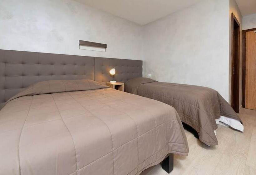 Quarto Triplo Estandar, Motel D Ornex