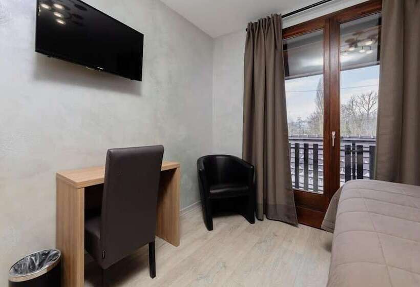 חדר סטנדרט לשלושה, Motel D Ornex