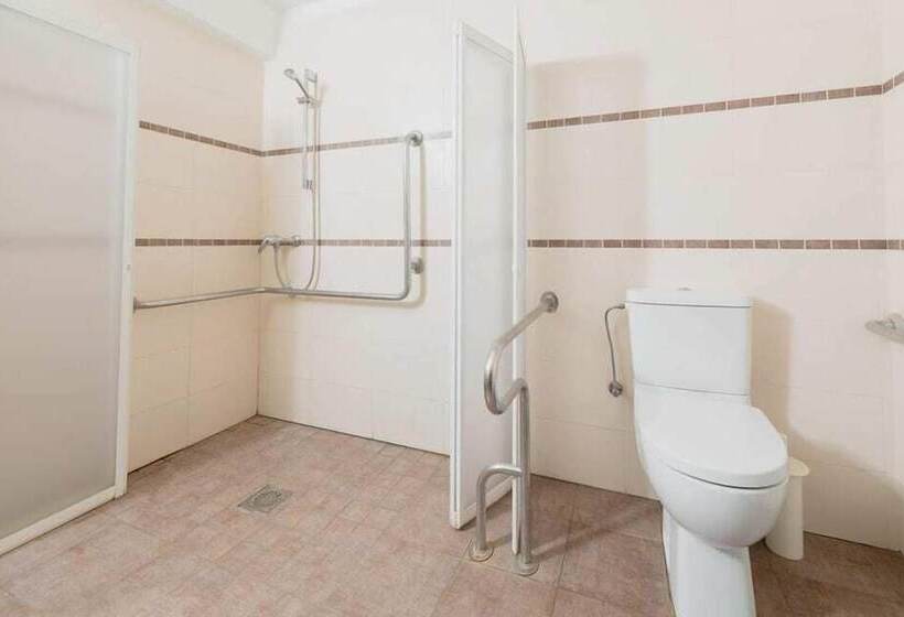 חדר משפחתי, Motel D Ornex