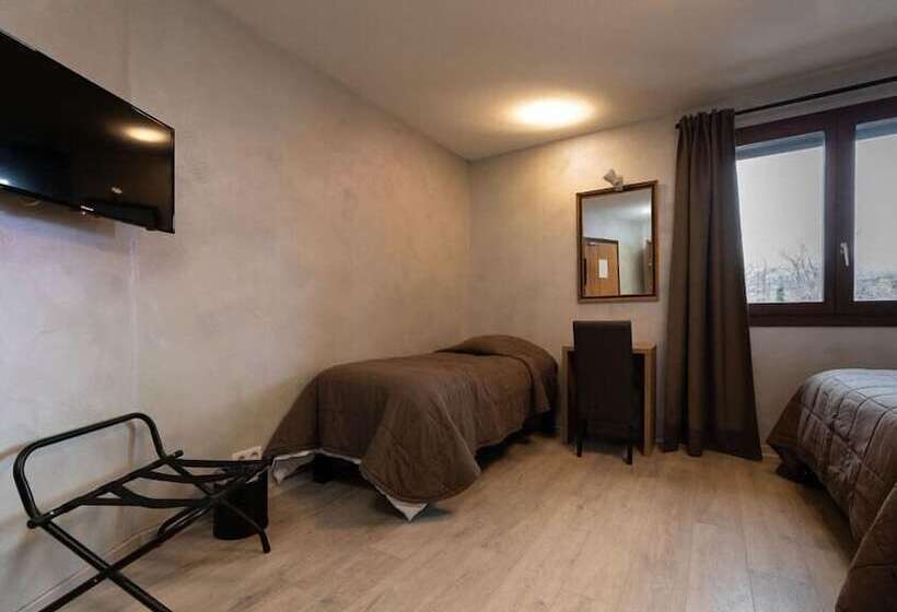 חדר משפחתי, Motel D Ornex