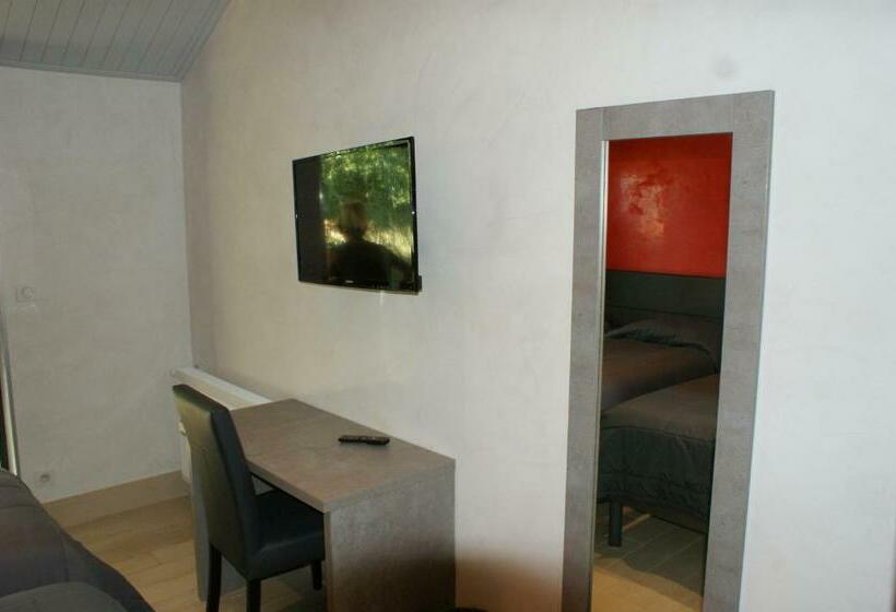 Quarto Estandar, Motel D Ornex