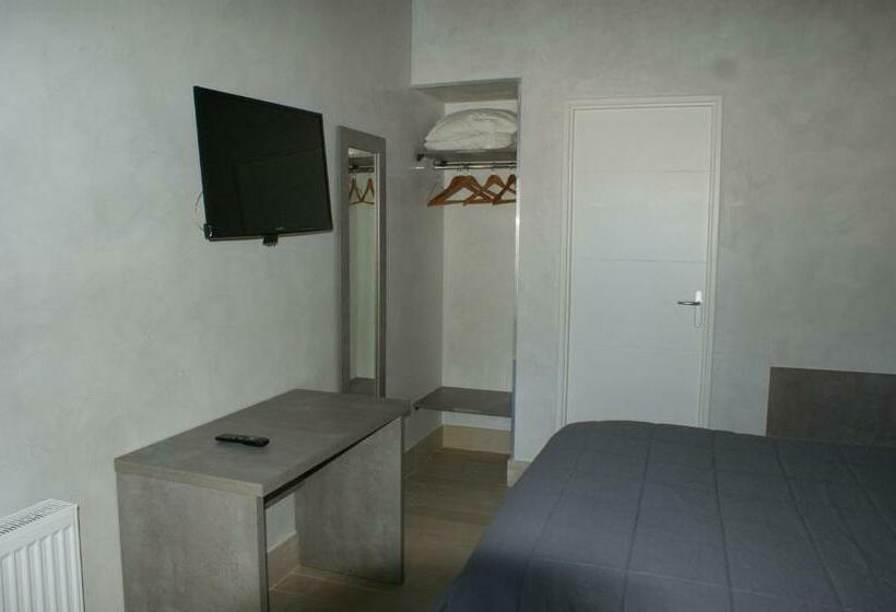 Quarto Estandar, Motel D Ornex