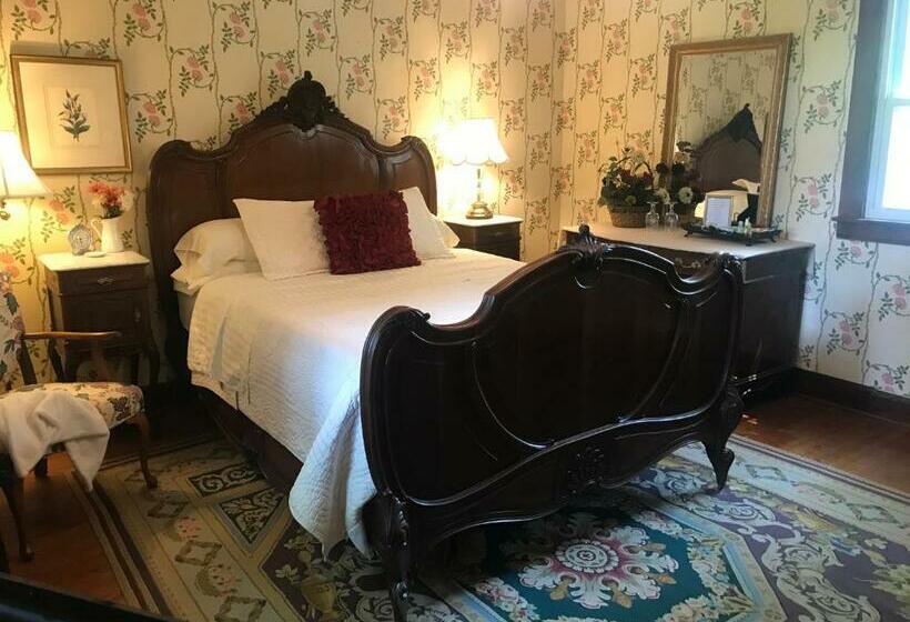 Номер Стандарт с Гидромассажем, The Nauvoo Grand Bed & Breakfast