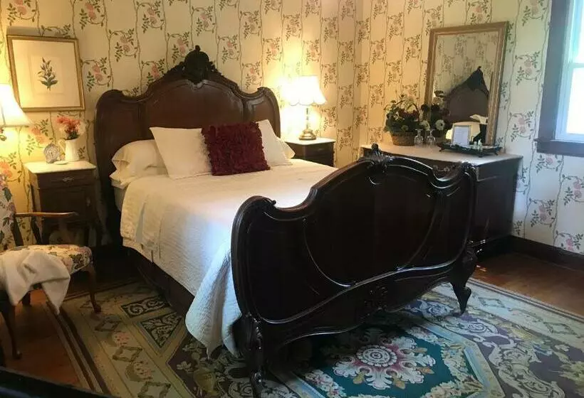 バスタブ付きスタンダードルーム, The Nauvoo Grand Bed & Breakfast
