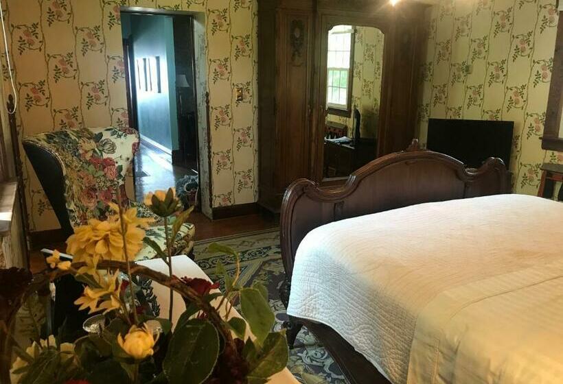 חדר סטנדרט עם ג'קוזי, The Nauvoo Grand Bed & Breakfast