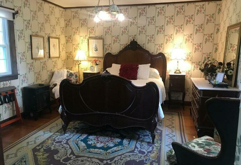 חדר סטנדרט עם ג'קוזי, The Nauvoo Grand Bed & Breakfast