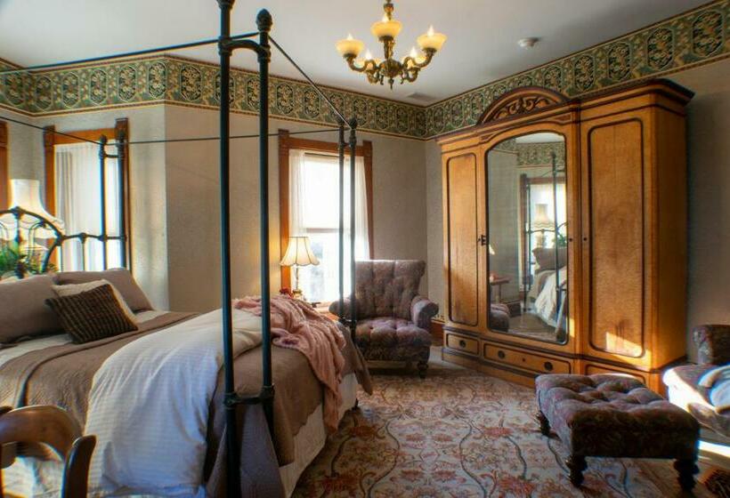 חדר סטנדרט נוף לגינה, The Nauvoo Grand Bed & Breakfast