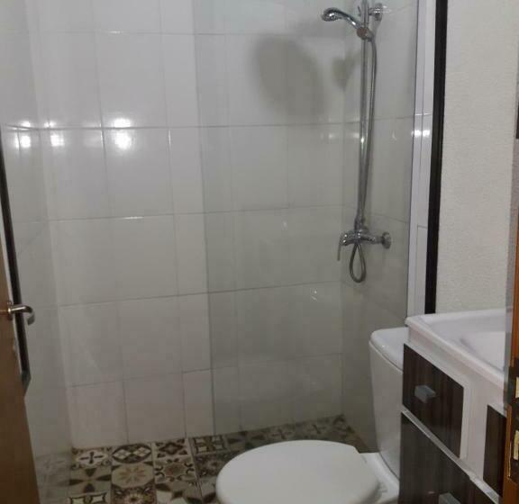 חדר סטנדרט לשלושה, Petit Hotel Caraguata