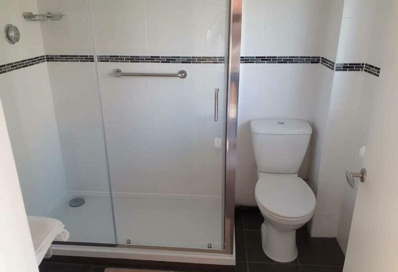 Номер Стандарт Вид на Сад, The Bear Inn And Burwash Motel