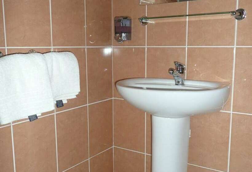 Номер Стандарт, The Bear Inn And Burwash Motel