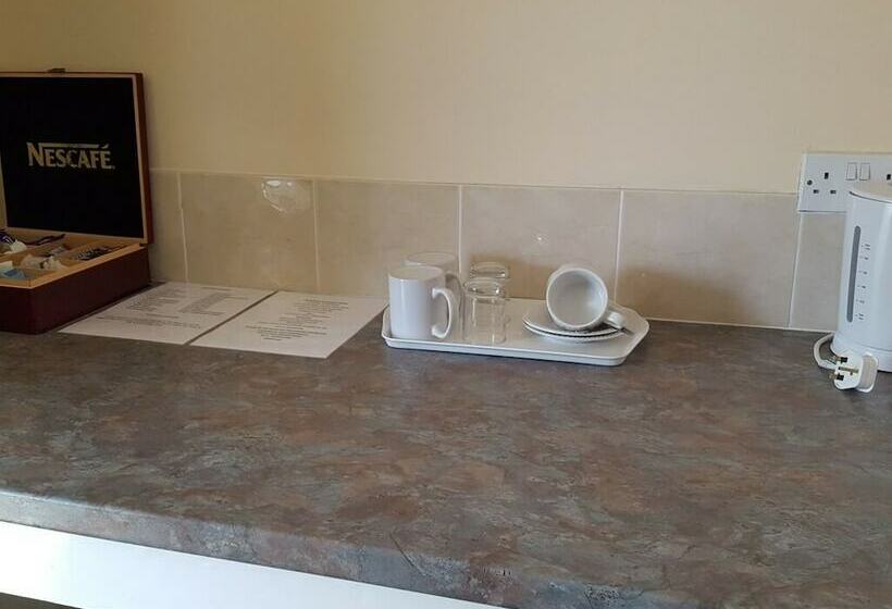 Номер Стандарт, The Bear Inn And Burwash Motel