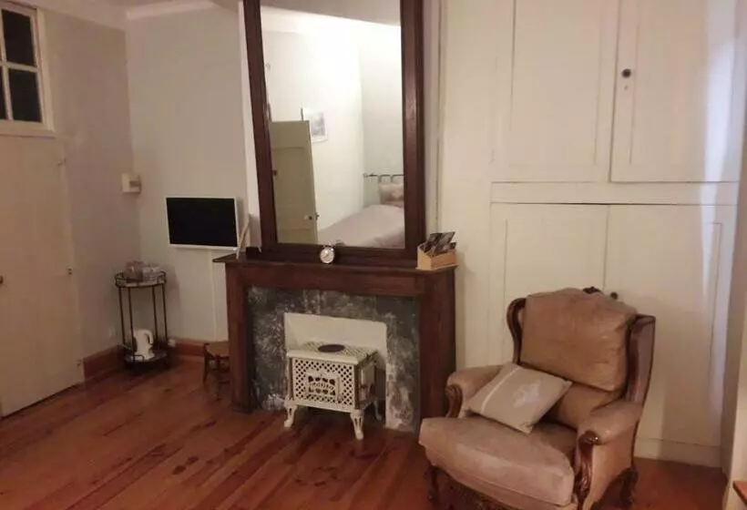 コンフォートトリプルルーム, Chambres D Hotes Belle Occitane