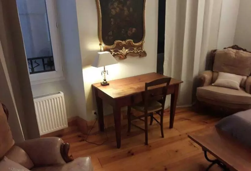 コンフォートトリプルルーム, Chambres D Hotes Belle Occitane