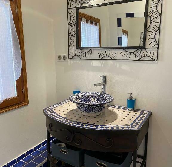 プールの見えるスタンダードトリプルルーム, La Bastide Des Selves