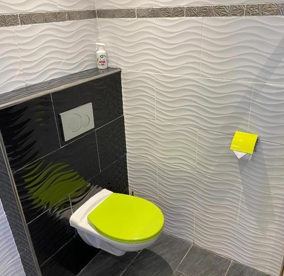 プールの見えるスタンダードトリプルルーム, La Bastide Des Selves