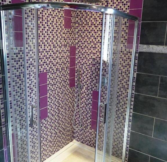 プールの見えるスタンダードトリプルルーム, La Bastide Des Selves