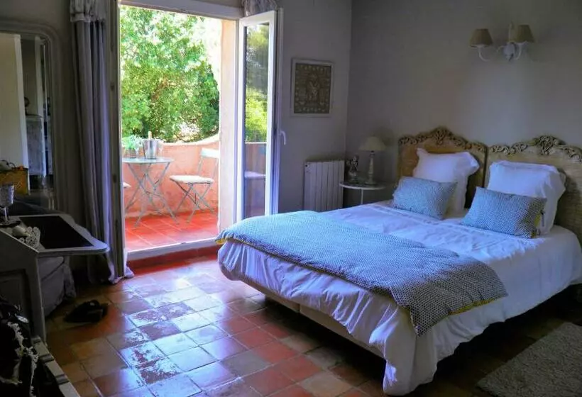 اتاق لوکس با بالکن, La Bastide Du Bouchou