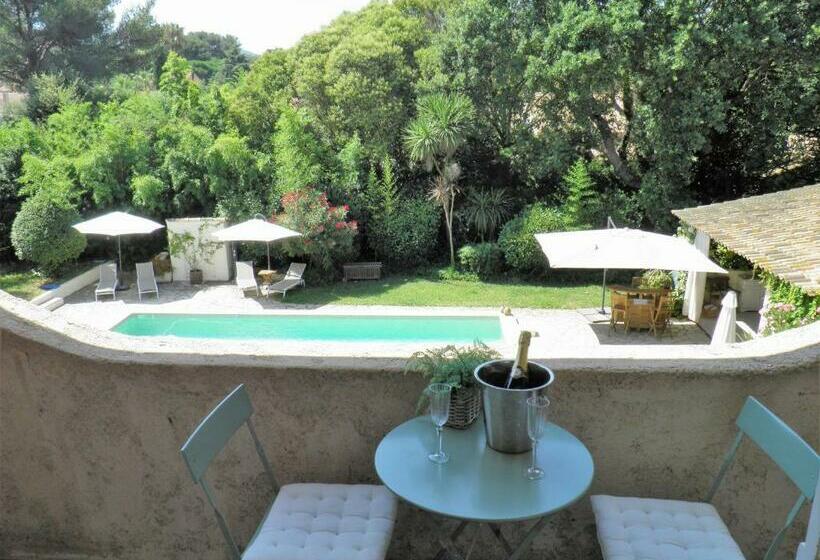 Номер Deluxe с Балконом, La Bastide Du Bouchou