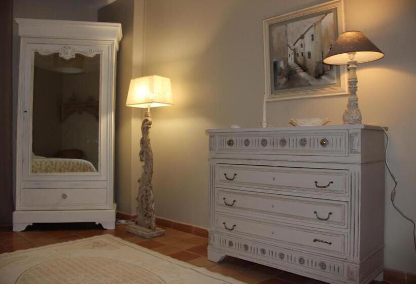 Номер Стандарт Вид на Бассейн, La Bastide Du Bouchou