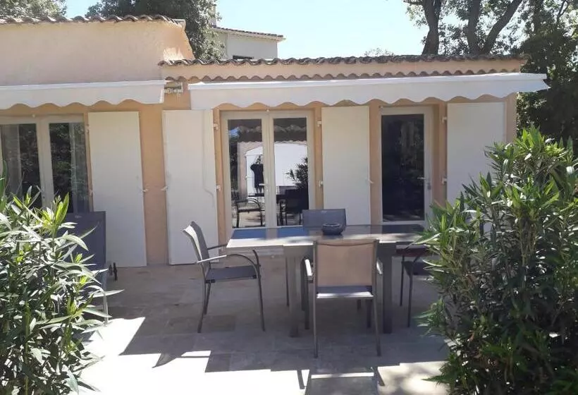 استودیوی استاندارد, La Bastide Du Bouchou