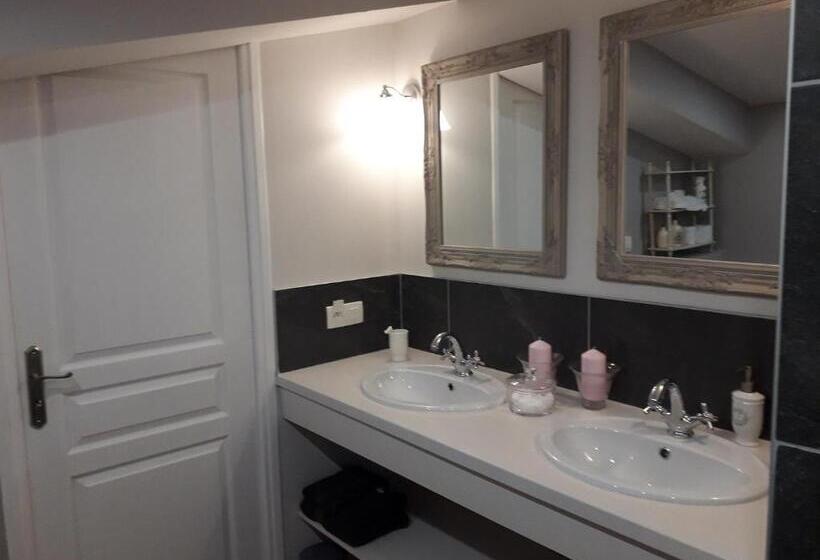 Студия Стандарт, La Bastide Du Bouchou