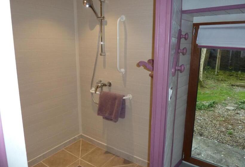 חדר בסיסי, Les Bruyères Du Mont