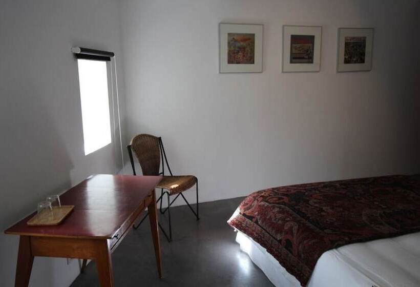 غرفة قياسية, Les Esplanes