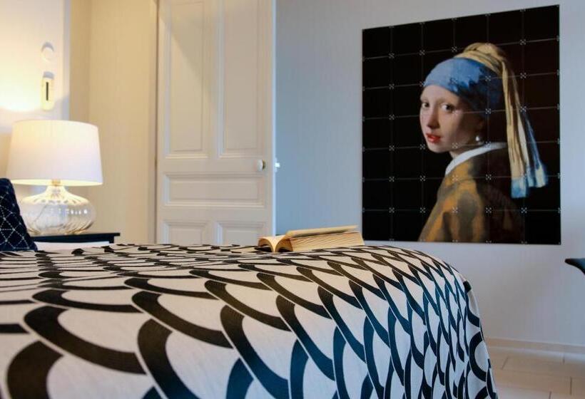 מיטת קינג בסוויטה, Villa Meridia