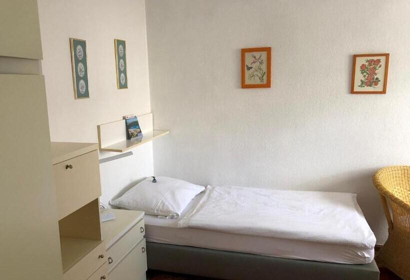 اتاق اکونومی یک تخته, Del Sol