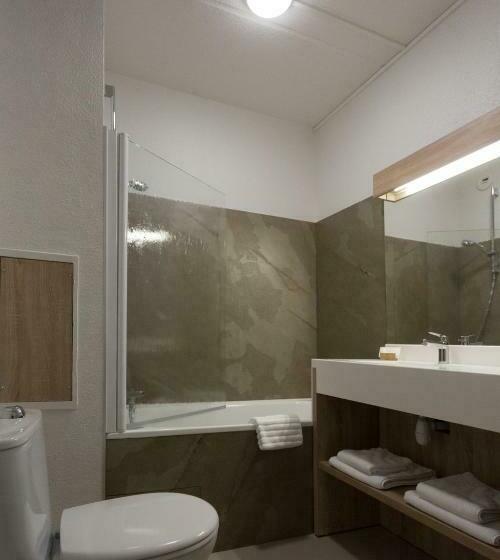 스탠다드 룸, Hôtel Restaurant De La Paix