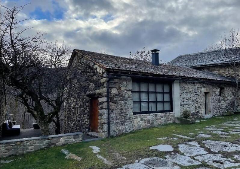 דירת חדר, Le Château Brangoly