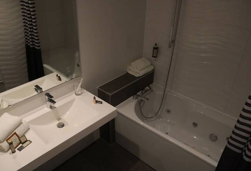 Люкс, Le Lodge Brit Hotel Strasbourg Zenith