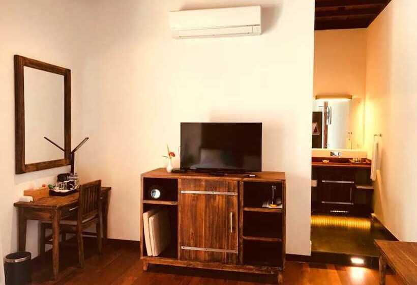 デラックスルーム, R Degrees