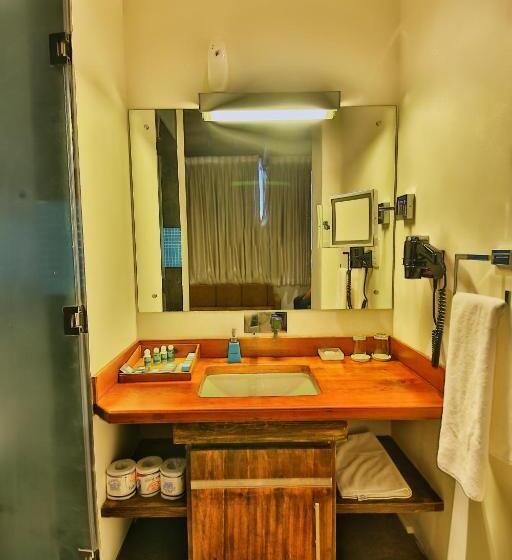 デラックスルーム, R Degrees