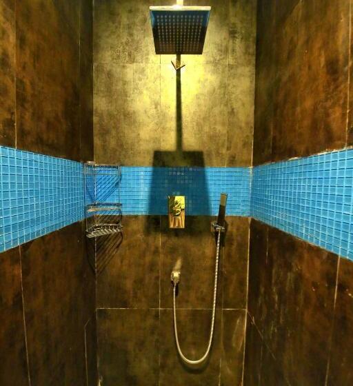 デラックスルーム, R Degrees