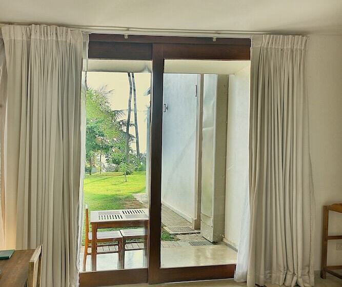 デラックスルーム, R Degrees