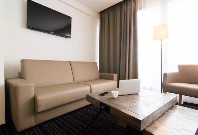 スイート, Le Lodge Brit Hotel Strasbourg Zenith