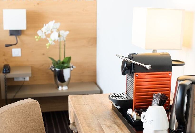 اتاق خانوادگی, Le Lodge Brit Hotel Strasbourg Zenith