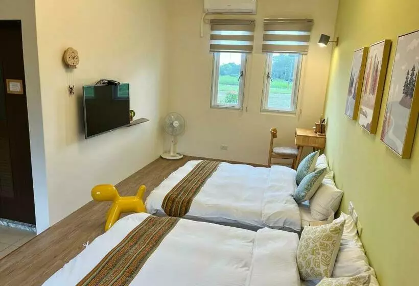 اتاق استاندارد چهارنفره با چشم‌انداز باغ, Mei Jung B&b