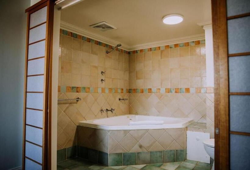 2 Bedroom Apartment Pool View, The Jetty Resort