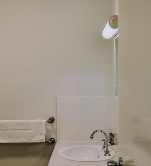 اتاق خانوادگی, The Jetty Resort