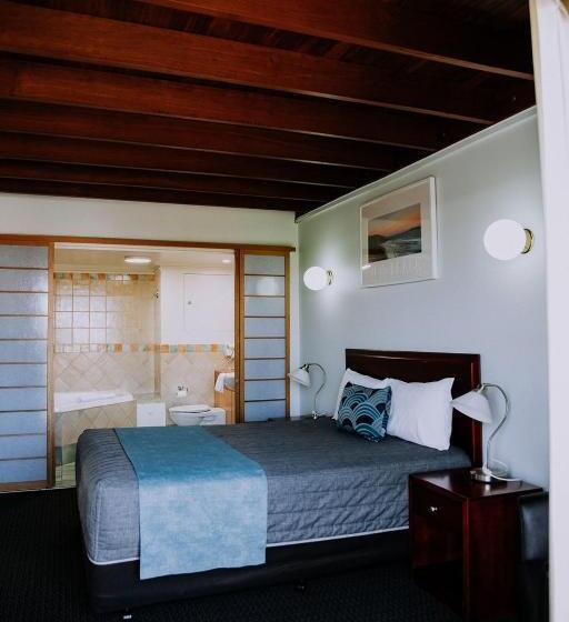 2 Bedroom Apartment Pool View, The Jetty Resort