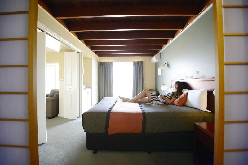 2 Bedroom Apartment Pool View, The Jetty Resort