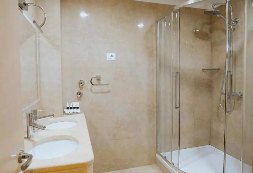 سوییت, Sharm Hotel Luxury
