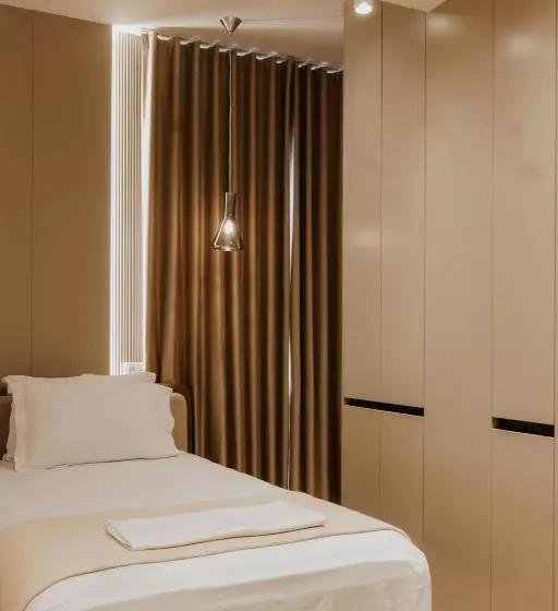 اتاق استاندارد با چشم‌انداز شهر, Sharm Hotel Luxury