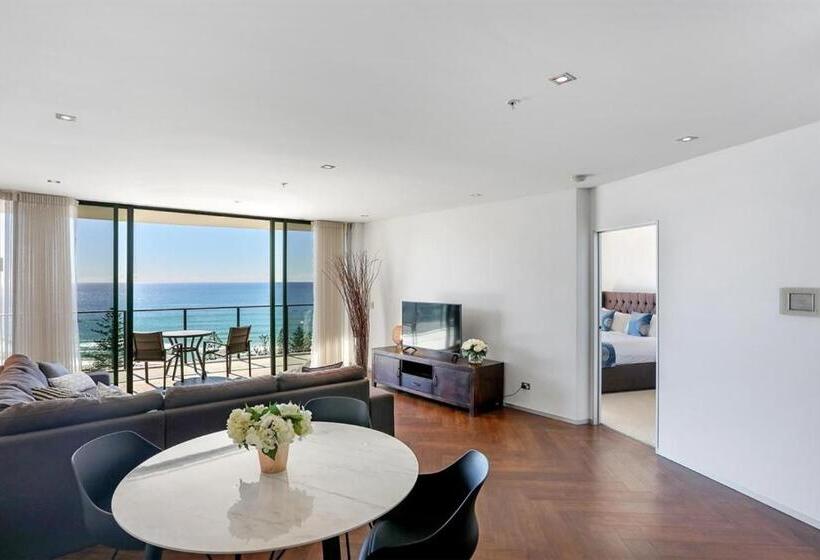 شقة سوبيريور من غرفتي نوم مطلة على البحر, Ambience On Burleigh Beach