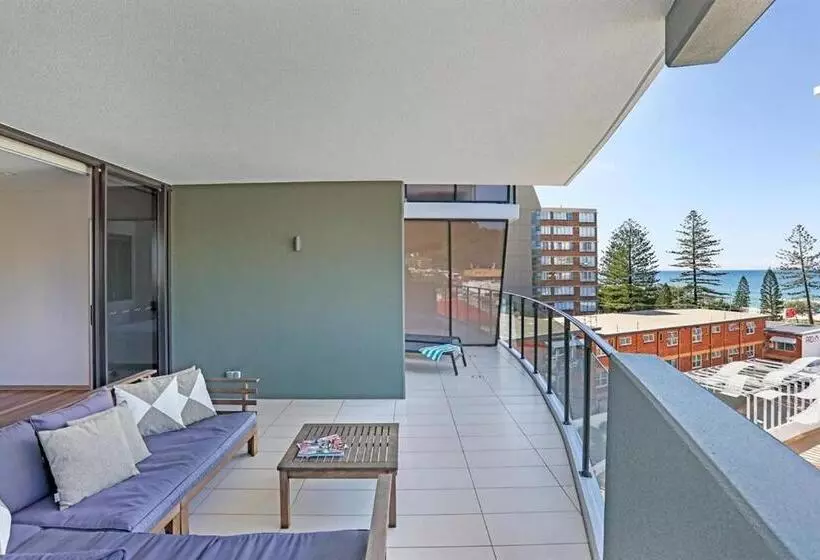 3 Bedroom Apartment Side Sea View, Ambience On Burleigh Beach